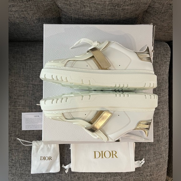 NEW IN BOX, Dior ID Sneaker in Gold. Size 39.5 - Picture 8 of 11